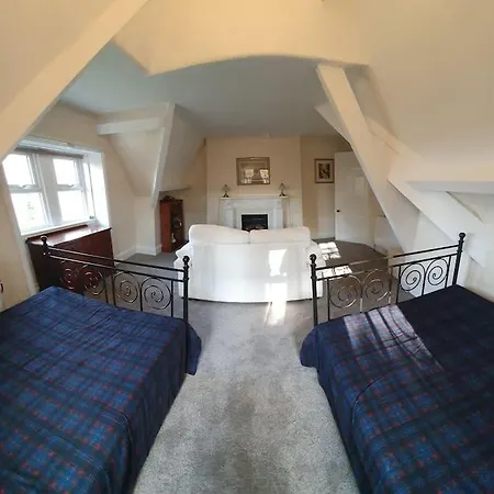 Eta's Manor @ Brooklands Appartement *